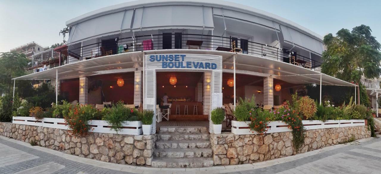 Sunset Boulevard Rooms Qeparo Exterior foto